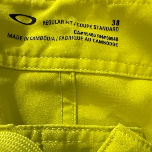 Oakley men’s yellow board shorts size 38 - Picture 3 of 3